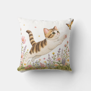 Almofada Gatinho Bordado Perseguindo Borboleta em Flor Silv