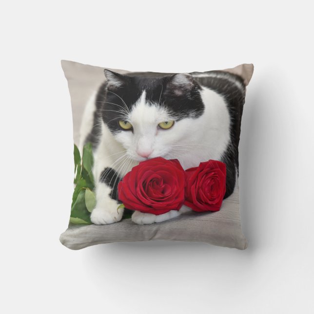 Almofada Gato bonito com rosa vermelha (Frente)
