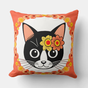 Almofada Gato Com Touca Floral Cercado por Decoração