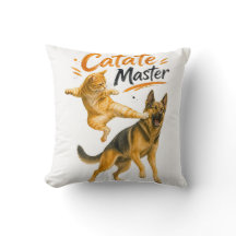 Gato de Karatê Engraçado Chutando Pastor Alemão