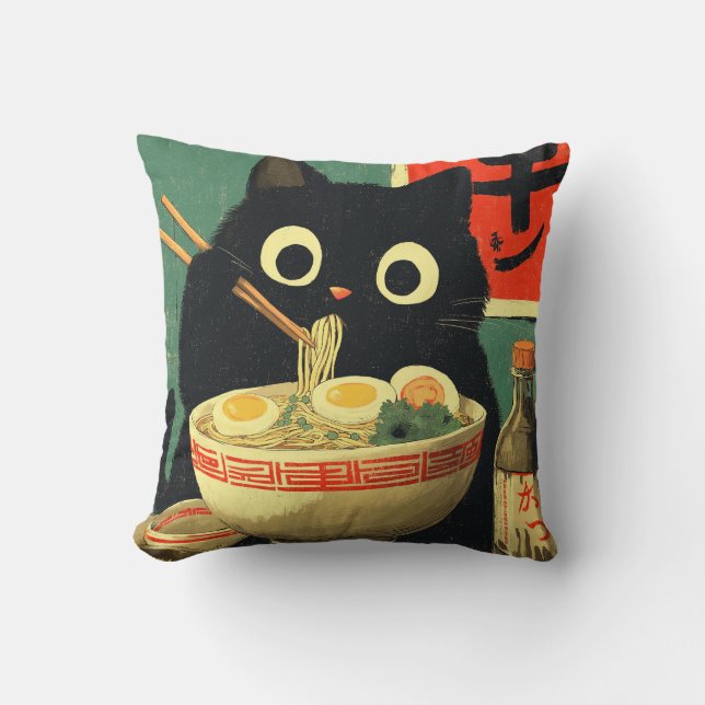 Almofada Gato Preto Engraçado Comendo Ramen (Frente)