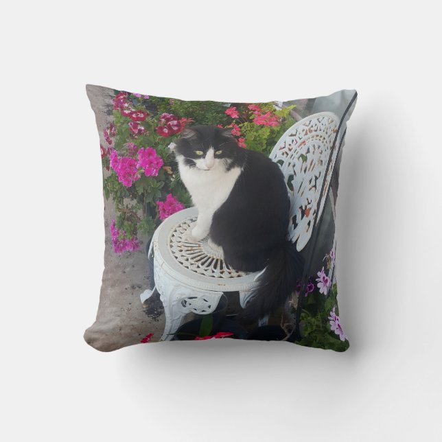 Almofada Gato Tuxedo Fofo com Flores Bonitas Gatos Pretos (Frente)