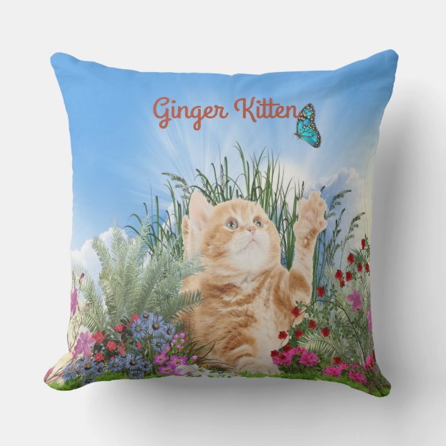Almofada Ginger kitten brincando com uma borboleta (Frente)