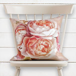 Almofada Girly Rosa Peony Elegante Modern Watercolor Floral<br><div class="desc">Este belo design rosa-rosa-rosa-claro apresenta um buquê de rosas luminosos e peônias, sobre um fundo branco rosa-claro e azul-claro de aquarela. Perfeito para um salão, quarto de meninas, sotaque feminino para sua cadeira favorita, ou onde quer que você sinta que precisa de um toque romântico e feminino! Copyright Designs da...</div>