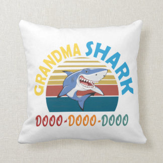 Almofada Grandma Shark doo dooo dooo