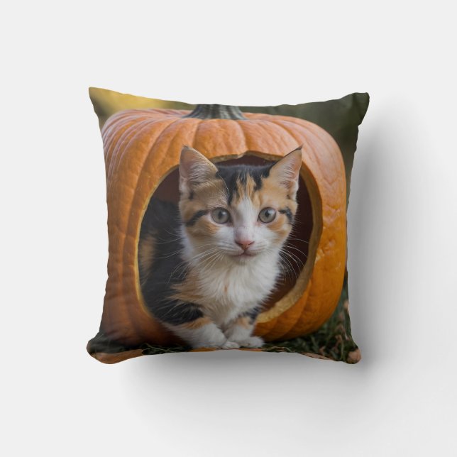 Almofada Halloween Calico Kitten Sentado num Abóbora (Frente)