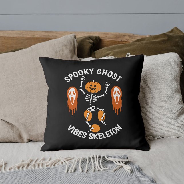 Almofada Halloween Fantasmagórico Esqueleto de Bruxa Preto  (Criador carregado)