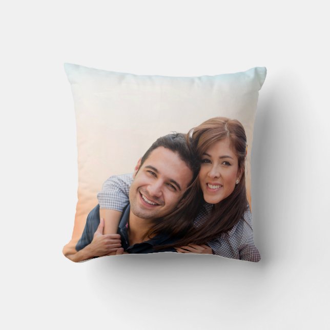 Almofada Happy Couple Photo Throw Pillow - Personalized  (Frente)