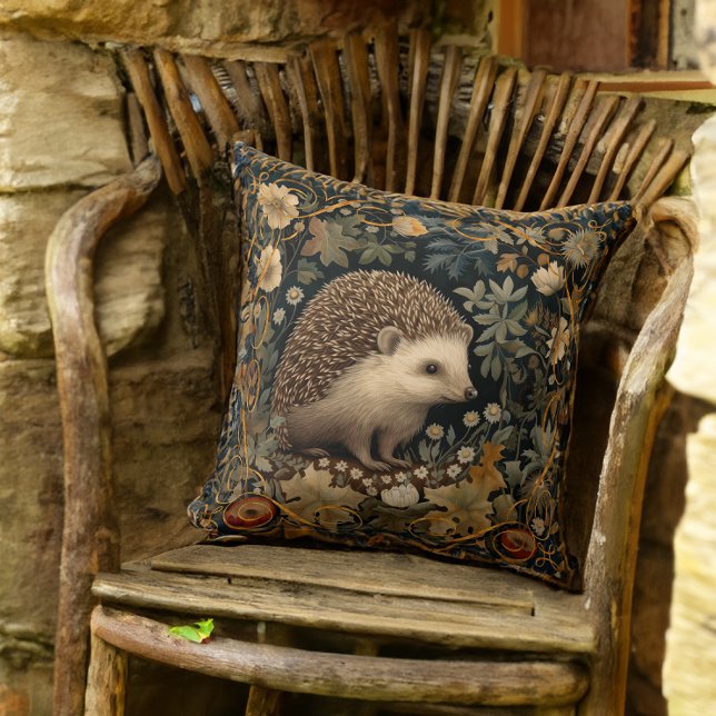 Almofada Hedgehog no estilo Forest William Morris (Criador carregado)