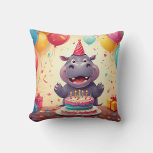 Almofada Hipopótamo Adorável Celebrando Aniversário com Bol