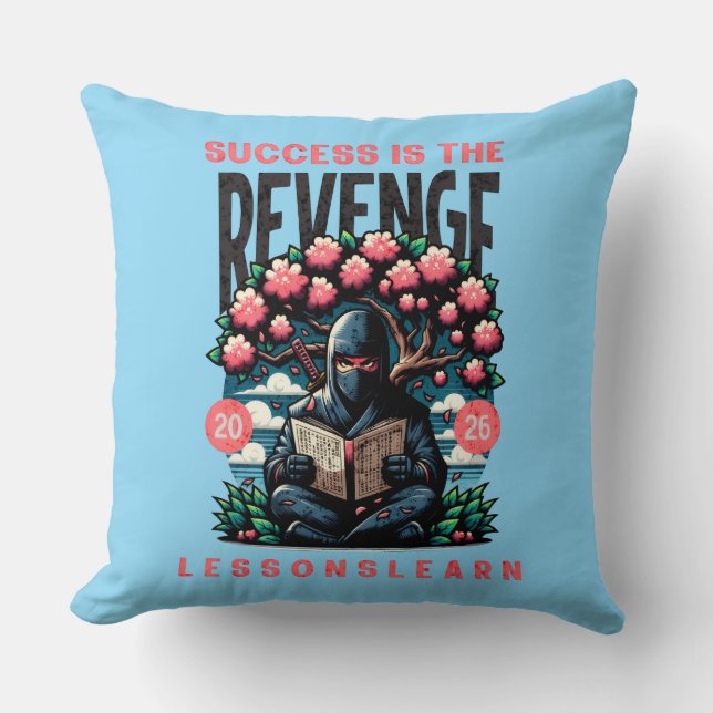 ALMOFADA HOME SUCCESS REVENGE LESSONS LEARN THROW PILLOW  (Frente)