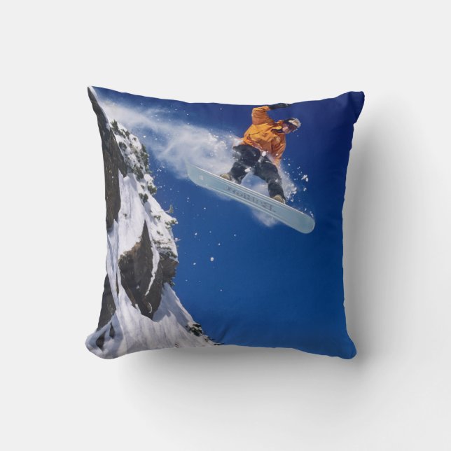 Almofada Homem em uma prancha de neve saltando de uma corni (Frente)