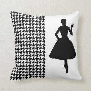 Almofada Houndstooth moderno preto com silhueta da forma