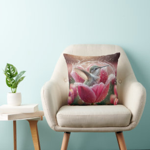 Almofada Hummingbird Espalhando em Tulipa