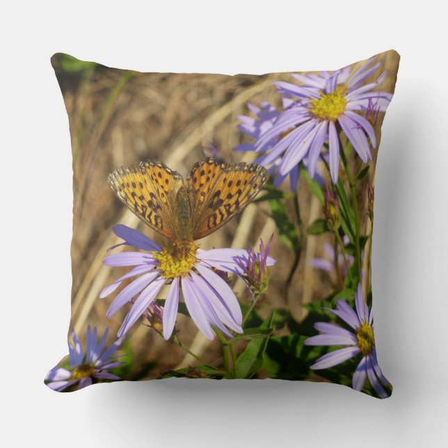 Almofada Hydaspe Fritillary em Flores de Aster Roxos (Frente)