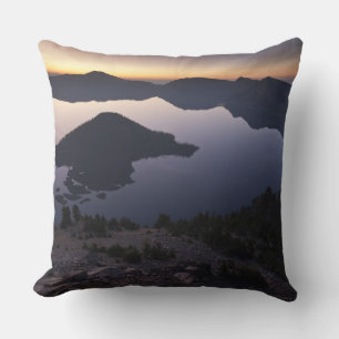 Almofada Ilha Wizard ao amanhecer, Parque Nacional Crater L