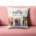 Almofada Irmãs 3 Colagem de Fotos Mantendo Presente<br><div class="desc">Celebrar a Irmandade com o Travesseiro decorativo de Presente da Colagem de Fotos Sisters 3. Este travesseiro personalizado apresenta uma bela colagem organizada de três fotos queridas, capturando momentos especiais compartilhados entre irmãs. Feito com materiais de alta qualidade, adiciona um toque na moda e sentimental a qualquer espaço, perfeito para...</div>