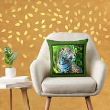 Jaguar entre o Travesseiro decorativo das Árvores