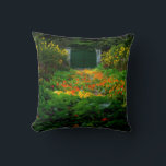 Almofada Jardim de Monet, Giverny, França no outono<br><div class="desc">Foto do jardim de Claude Monet em Giverny,  França,  em setembro,  com uma mostra de náuseas amarelas e laranja.</div>