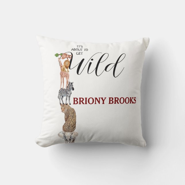 Almofada Jungle Safari "It's About To Get Wild" Baby Shower (Frente)