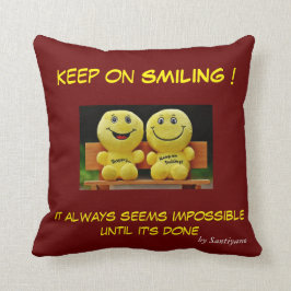 Almofada ' Keep on smiling '