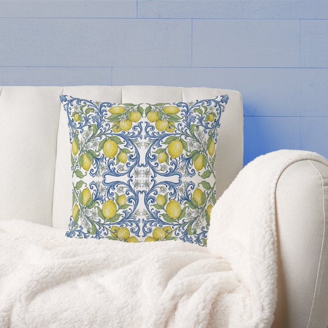 Almofada Lemon Citrus Blue Scroll Italian Tile Pattern (Lemon Citrus Blue Scroll Italian Tile Pattern Throw Pillow)