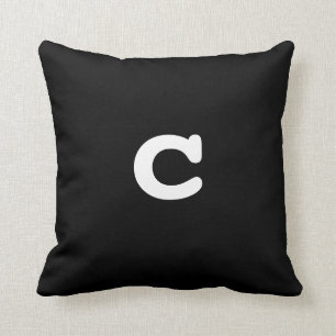 Almofada Letra Lowercase c do travesseiro preto e branco do