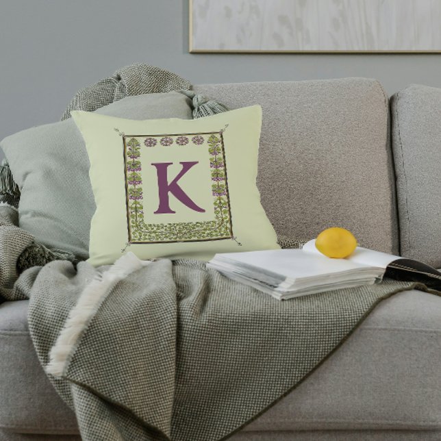 Almofada Letra Vintage Monograma Floral Frame Nouveau (Criador carregado)