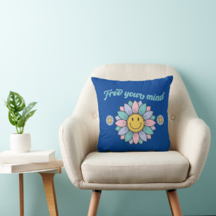 Almofada LIBERTE A SUA MENTE, design de flor de tipografia