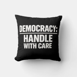 Almofada Lide com a Democracia com Cuidado