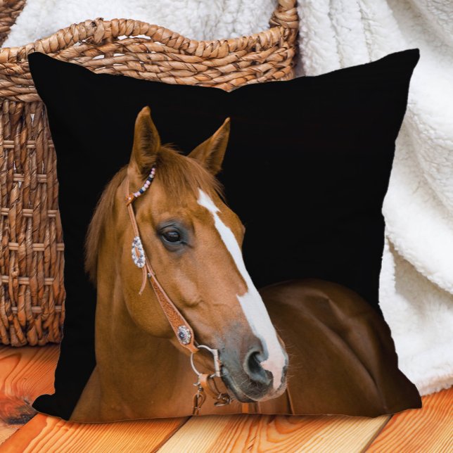 Almofada Linda Foto do Cavalo do Quarto Branco Marrom (Decorator pillow with the photo of a beautiful quarter-horse)
