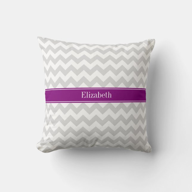 Almofada Listra Cinza Chevron Branco Roxo Nome Monograma (Frente)