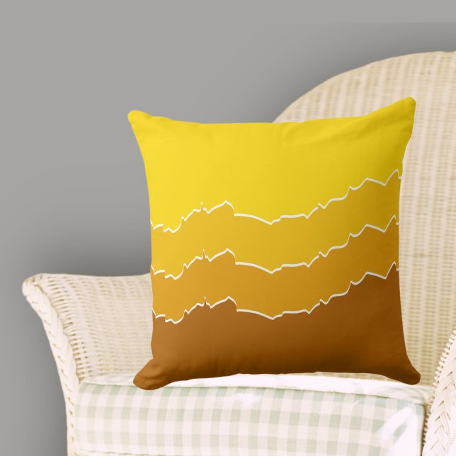 Almofada Listras Camadas Rasgadas Amarelas Irregulares (Modern Irregular Yellow Ripped Layered Stripes Throw Pillow, Warming Summer Tones)
