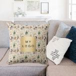 Almofada Logotipo dos gnomos de Natal para a agricultura nó<br><div class="desc">Espanhol com um estilo tradicional escandinavo decorador de casas de Natal,  gnomos,  toros de madeira,  pinheiros. Personalize e adicione o logotipo da sua empresa</div>