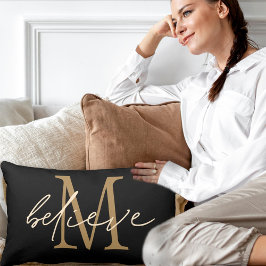 Almofada Lombar Acredite no Elegante Script Dourado Monograma Inic