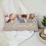 Almofada Lombar Ame na Colagem de Fotos Personalizada 3 do Bip do<br><div class="desc">O design de travesseiro decorativo lombar personalizado moderno e na moda apresenta uma colagem de fotos de três (3) fotos favoritas com um design de tipografia simples e minimamente branca de "Amor" que inclui detalhes florescentes e cardíacos. O bege-cinza neutro e as cores brancas podem ser modificados.</div>
