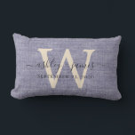 Almofada Lombar Blue Linen Ivory Monogramas Keepsael<br><div class="desc">Elegante travesseiro de efeito de linhagem azul com seu texto na caligrafia manuscrita de cinza escura. Basta adicionar seus nomes, monograma e data de casamento. presente de excelente para um casal recém-casado. Desenvolvido exclusivamente para você pelo Happy Dolphin Studio. Se precisar de ajuda ou produtos correspondentes, entre em contato conosco...</div>