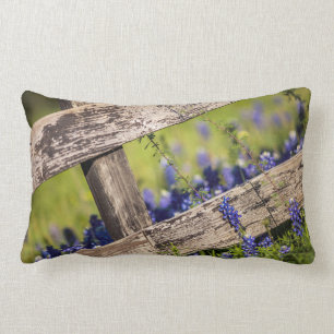 Almofada Lombar Bluebonnets de Texas em torno de uma cerca do paí