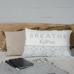 Almofada Lombar Breathe Meditation Travesseiro decorativo<br><div class="desc">Encoraje-se a respirar com este adorável travesseiro decorativo personalizado mandala! Matriz de ioga correspondente disponível!</div>