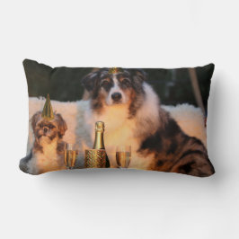 Almofada Lombar Cães Celebrando Ano Novo