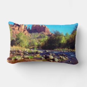 Almofada Lombar Cathedral Rock refletida em Oak Creek