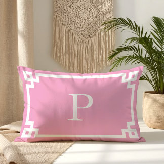 Almofada Lombar Chave Grega Monograma Rosa Claro e Branco