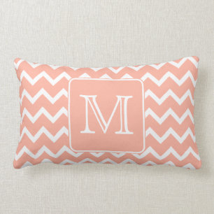 Almofada Lombar Chevron cor-de-rosa e branco coral com monograma