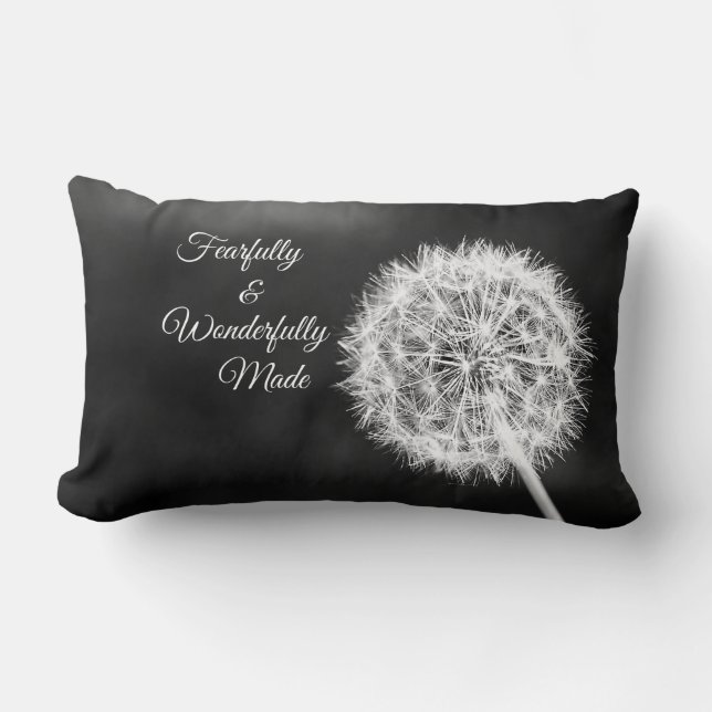 Almofada Lombar Com medo e maravilhosamente, a Bíblia é vertida (Frente)