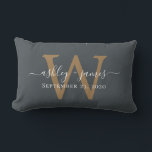 Almofada Lombar Data de Casamento com Monograma Dourado Preto Desb<br><div class="desc">Elegante almofada de recordação de casamento apresenta seus nomes em caligrafia manuscrita chic branca e seu monograma dourado elegante em um fundo preto desbotado. Basta adicionar seus nomes, monograma e data de casamento. Ótimo presente para um casal recém-casado. Exclusivamente projetado para você pelo Happy Dolphin Studio. Se precisar de ajuda...</div>