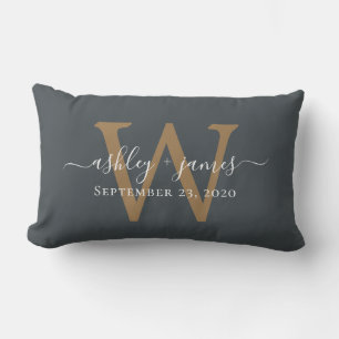 Almofada Lombar Data de Casamento com Monograma Dourado Preto Desb