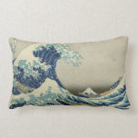 Almofada Lombar Excelente Wave do Travesseiro Kanagawa<br><div class="desc">A onda do Excelente em Kanagawa (de uma série de trinta e seis visualizações do Monte Fuji),  período Edo (1615-1868),  cerca de 1831-33 Katsushika Hokusai (japonês,  1760-1849)</div>