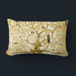 Almofada Lombar Gustav Klimt A Árvore Da Vida Vintage Art Nouveau<br><div class="desc">Gustav Klimt A Árvore da Vida Vintage Art Nouveau Pintando a Árvore da Vida, Stoclet Frieze (Francês: L'Arbre de Vie, Stoclet Frieze) é uma pintura do simbolista austríaco Gustav Klimt. Ele foi completado em 1909 e se baseia no estilo Art Nouveau (Moderno) em um gênero de pintura simbólico. Ela está...</div>