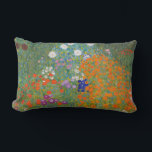Almofada Lombar Gustav Klimt Flower Garden Cottage Nature<br><div class="desc">Uma bela pintura de jardim - esta é uma pintura clássica de Gustav Klimt,  chamada Jardim de Algodão,  ou Jardim Bauergarten,  1907,  que é um close up de um jardim floral,  uma pintura floral colorida.</div>