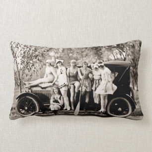 Almofada Lombar Mack Sennett que banha belezas e lata Lizzie